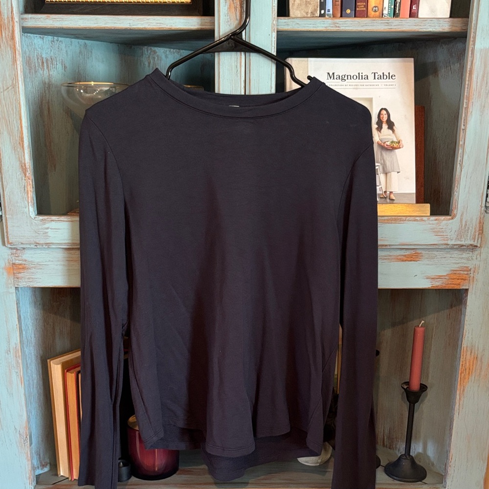 Long sleeve midnight blue size 8 lulu top